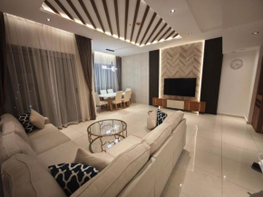 Luxury 3BR Stunning Burj Khalifa View
